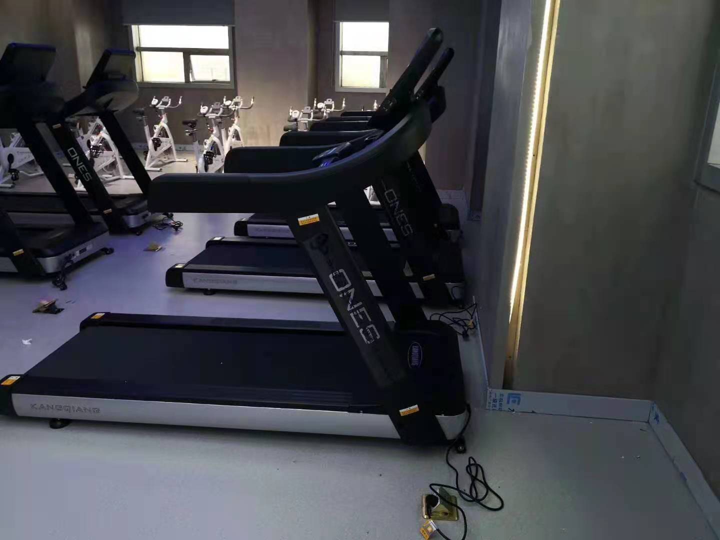 康强商用跑步机